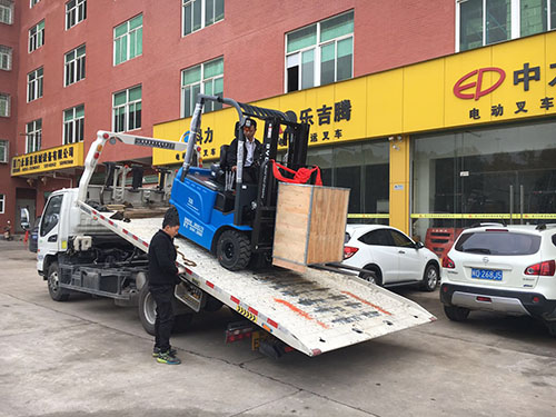 廈門電動叉車公司，銷售比亞迪電動叉車2.5噸一臺
